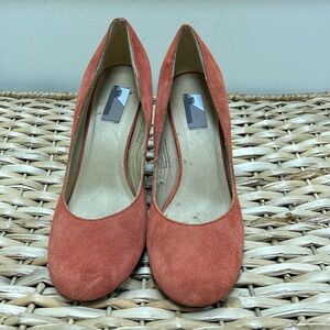 New Urban Outfitters burnt orange suede heels size 8.5